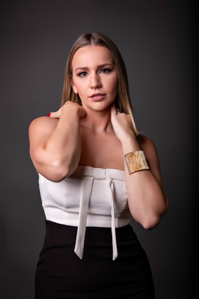 Cynthia Massari